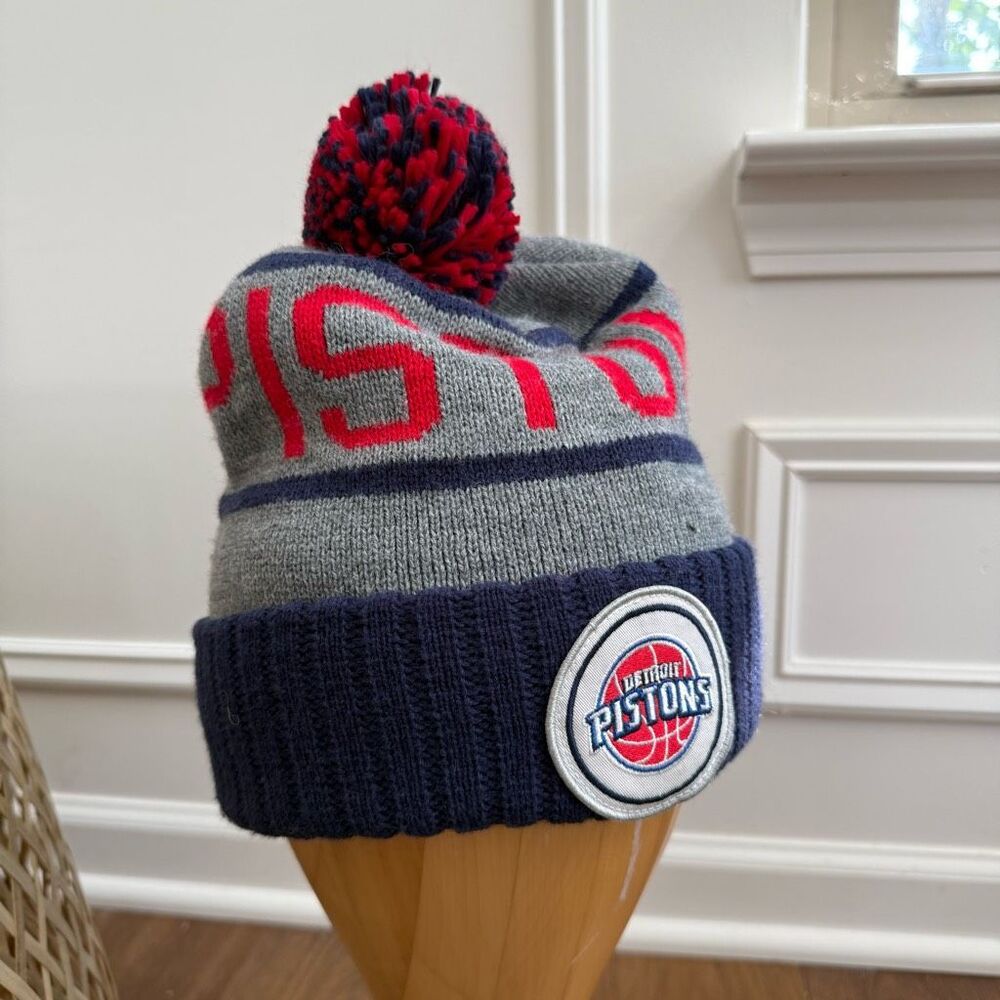 NWOT Mitchell & Ness Detroit Pistons Hardwood Classics Pom Pom Beanie Knit Winte